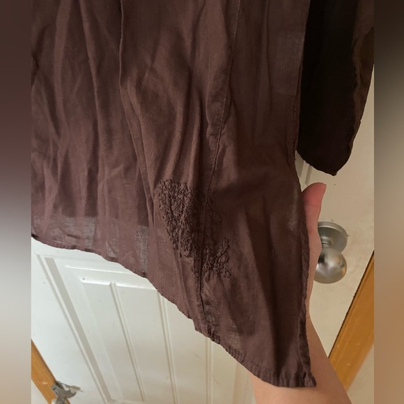 Karma Highway (LA) embroidered 3/4 top ⭕️3/$15⭕️ - Picture 4 of 9